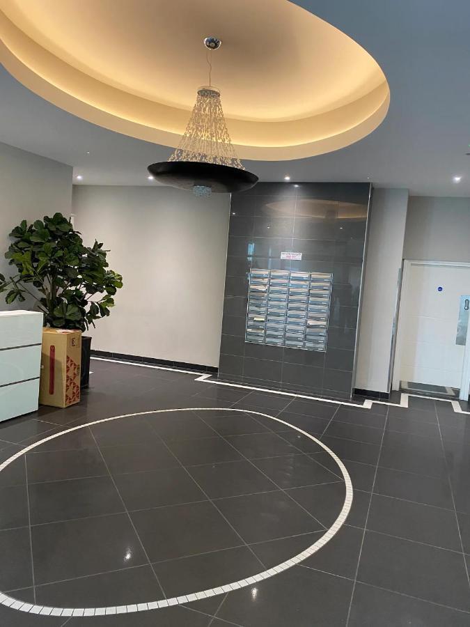Beautiful Apartment Very Close To The Beach Brighton Bagian luar foto